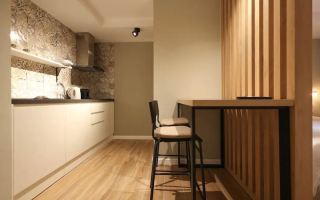Grandstay Studios 105