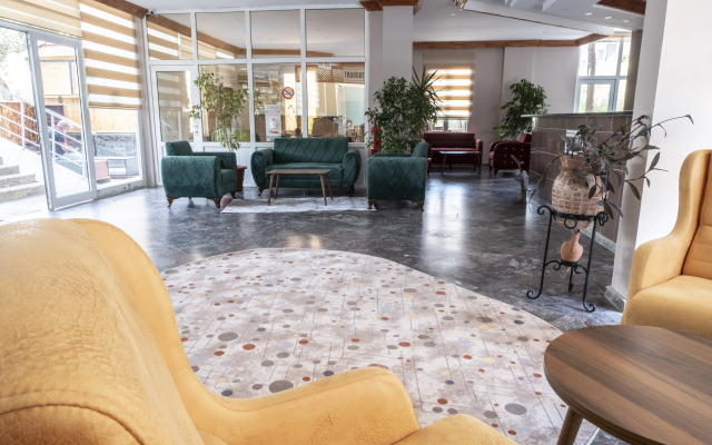 Side Spring Hotel
