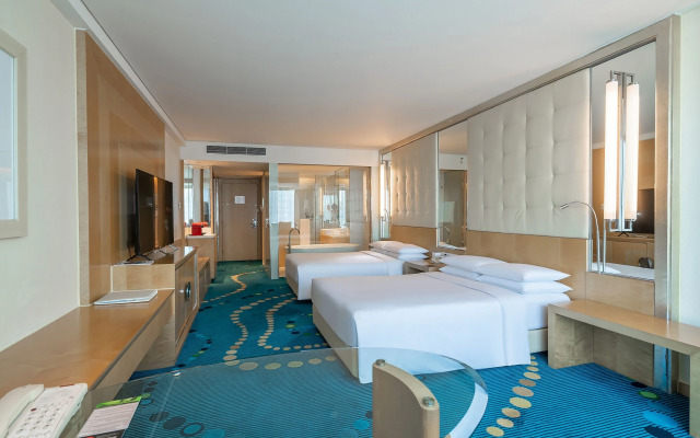 Renaissance Shanghai Yu Garden Hotel on the Bund