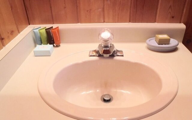 Canyon Cabins Lodging