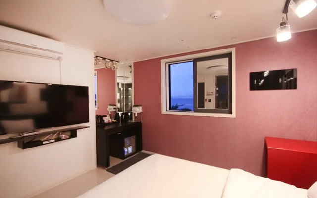 Geoje Island Sadeung K Self Check-in Motel