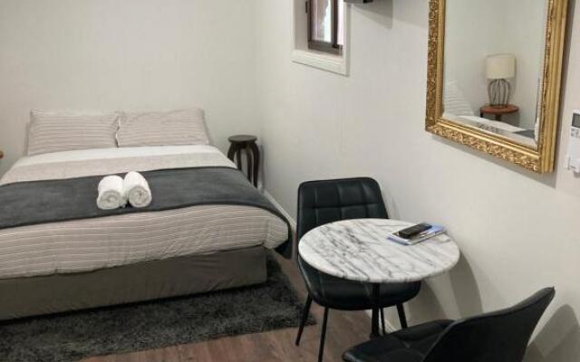 Gleeson St Guest Bungalow