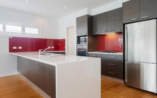 7 Judith Street - Stunning duplex with ducted air