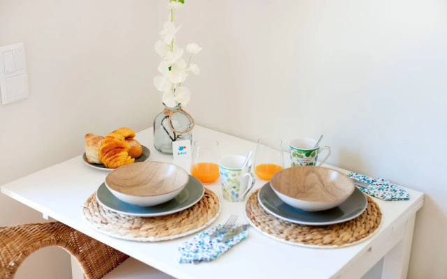 Porto Downtown Studio with Balcony