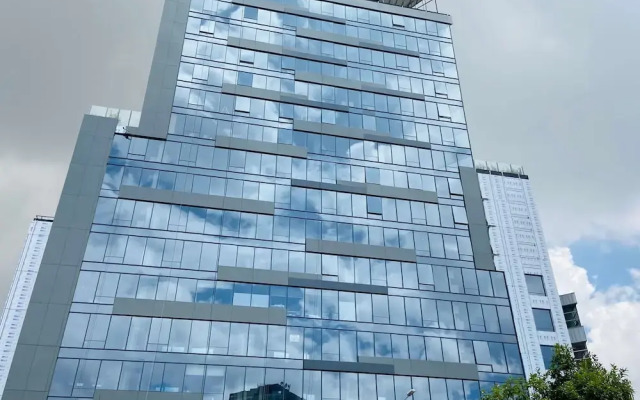 w Artistic Loft in Unique Building