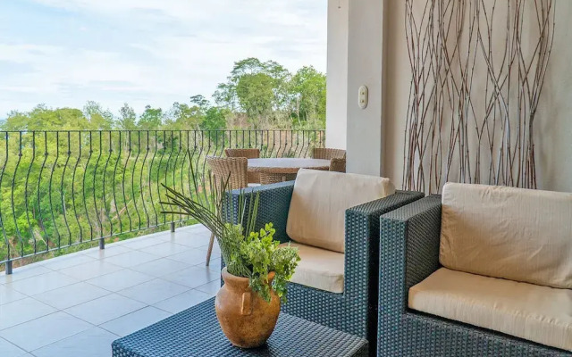 Ocean View Luxury Condo at Flamingo Towers