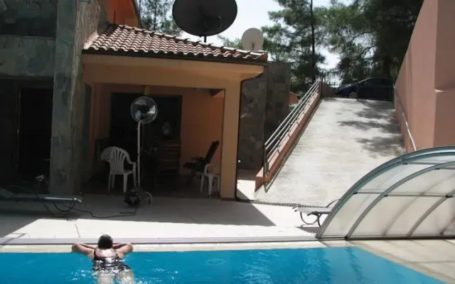 Moniatis House