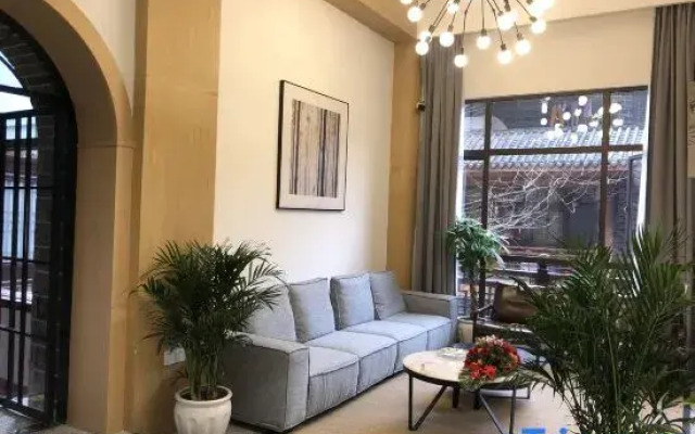 Xujia Yard Cultural Hotel (Chongqing West Railway Station Baguocheng)