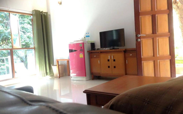 Damnoen Care Resort