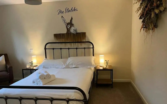 The Farmyard Inn