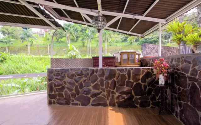 Capital O 3359 Pondok Wisata Jaden Trawas Mojokerto