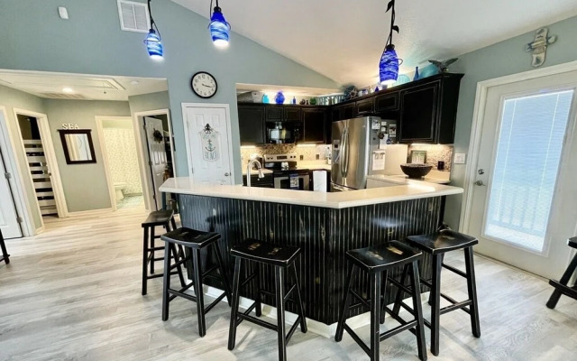 1931 Avenue F House by RedAwning