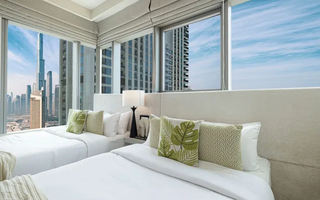 DVH Luxe Retreat 4BR Burj View Apartment
