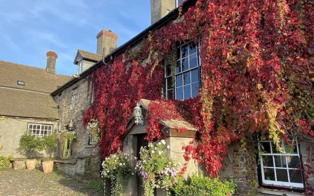 Three Cocks Coaching Inn