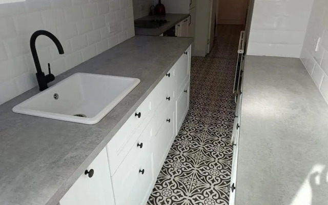 Large 4 Bed Terraced House