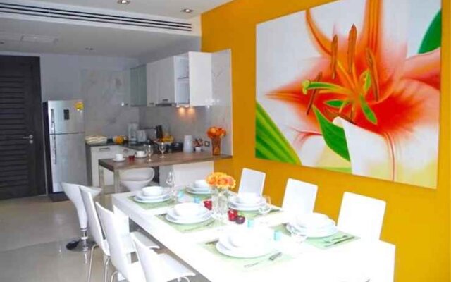 Emerald Patong 2 bedrooms Apartment Mountain View
