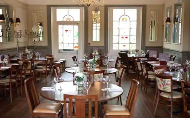The Warrington Hotel