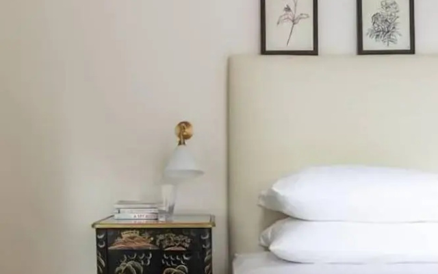 Tite Street IX by Onefinestay
