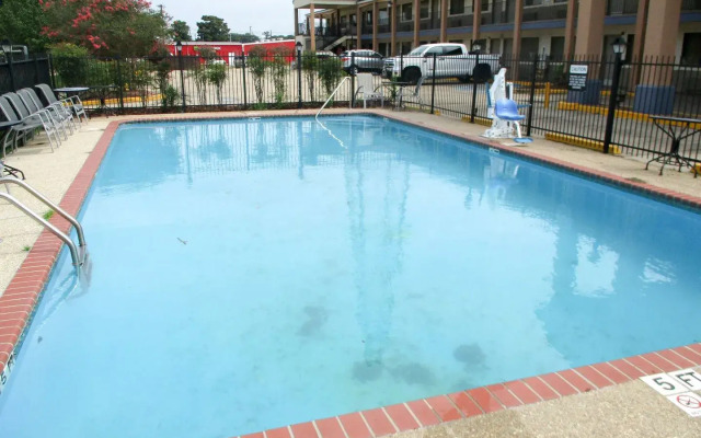 Deluxe Inn & Suites Morgan City