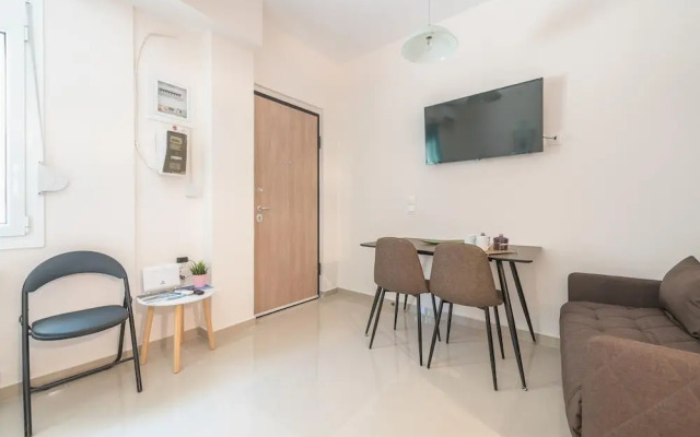 Cozy Acropolis Studio by Cloudkeys