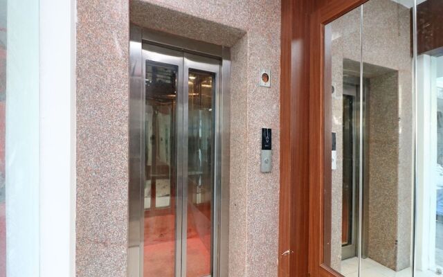OYO Flagship 74174 Hotel Central Plaza