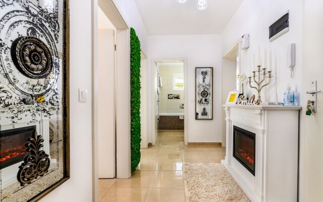 Luxury Apartment Avantgarden 3