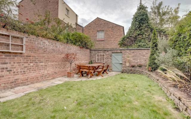 Spectacular 4BR Townhouse in Georgian Quarter, free parking