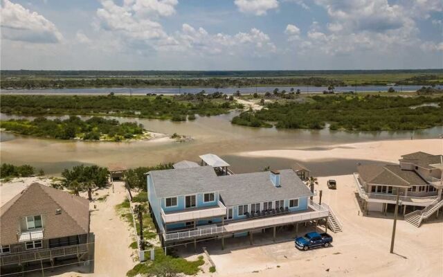 Beachfront Sapphire - Six Bedroom Home