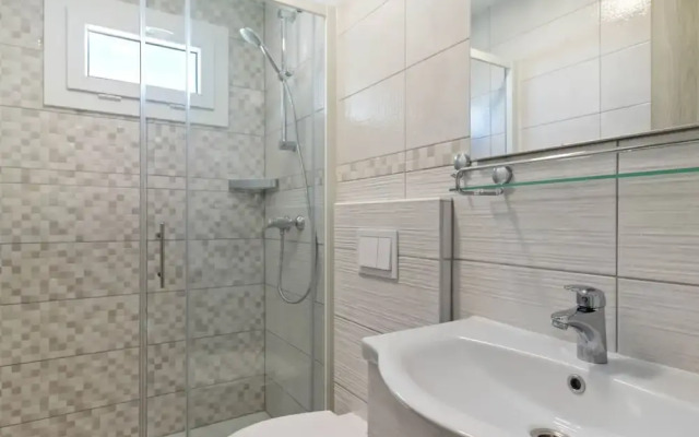 Appealing Mobile Home in Banjole With Garden