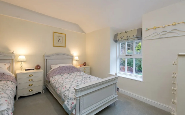 Stunning 3-bed House in a Private Hidden Valley