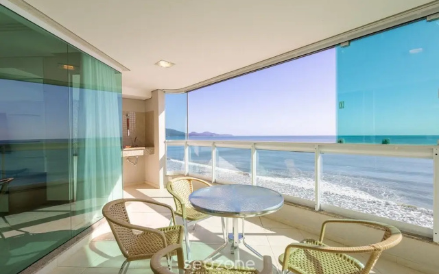 Apt w/ Gourmet Balcony Oceanfront Rkr0502