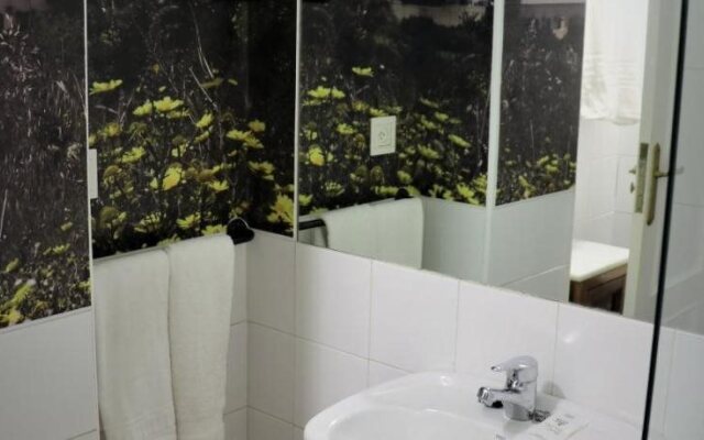 Hostal  Arco Plaza