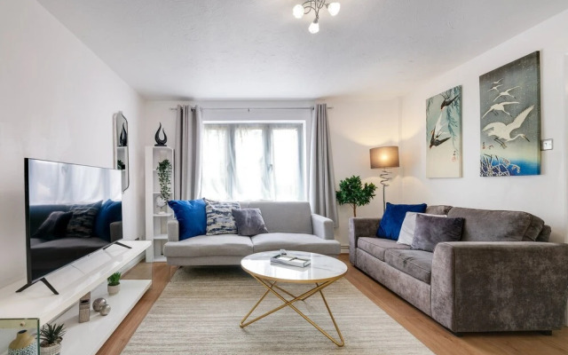 Sharp Close 4 Bedroom 2 Bath - Aylesbury