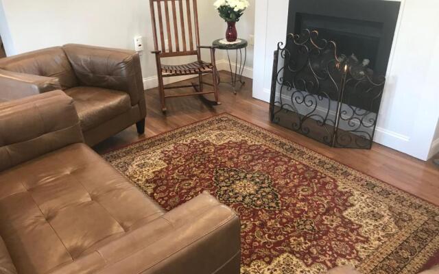 Villager Motel & Glen Manor Estate