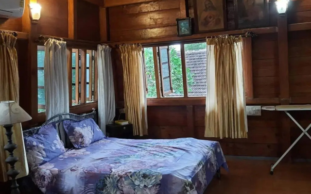 An adorable, spacious, quiet and comfy WFH space