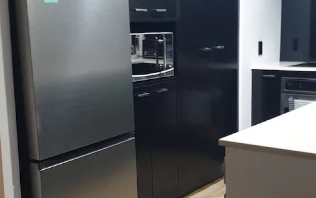 Chevron With 3beds and own Carpark Within Tower3