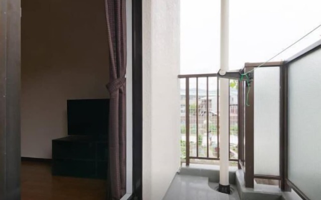 Sunlife Yamashina Apartment