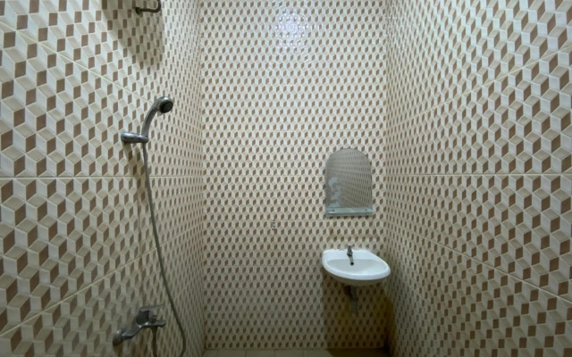 Capital O 1888 Griya RW Family Guest House