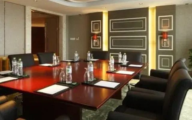H And J Business Hotel