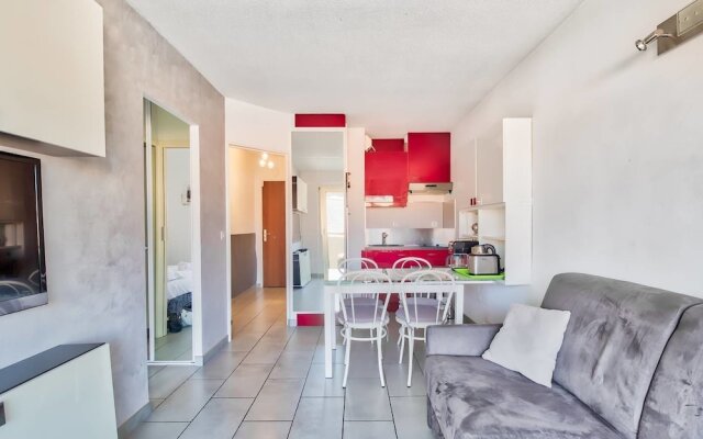 2 Rooms With Parking and Balcony, Heart of Cannes