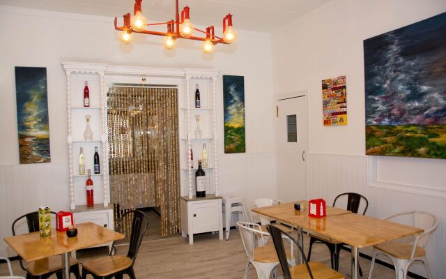Hostal Emporda
