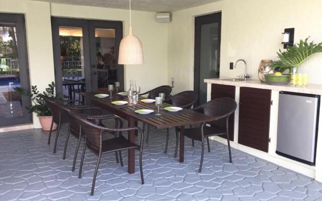 Dolphin Retreat Villa - East Boca Raton