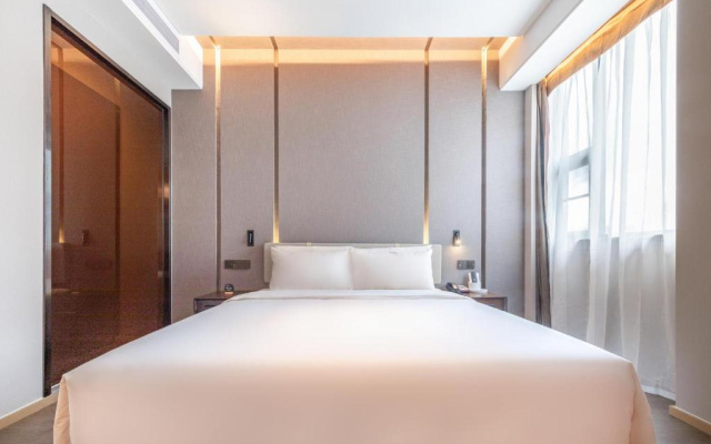 Shenzhen Huaqiangbei Sports Center Atour Hotel