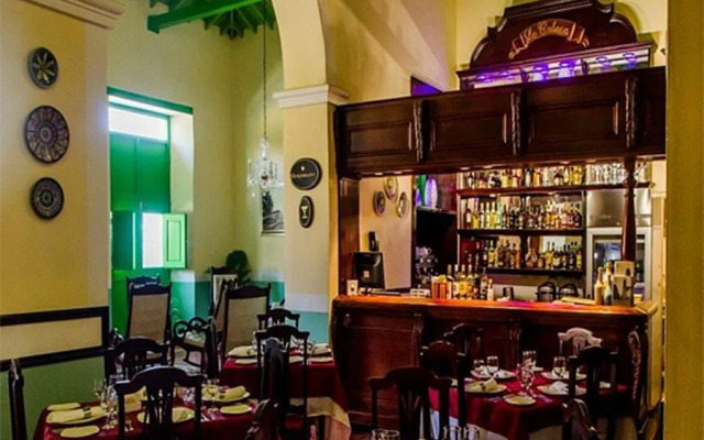 Hotel E La Calesa