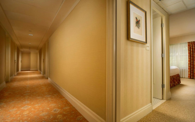 Mayflower Park Hotel