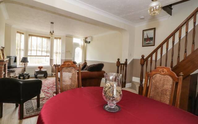 9 Oaklands Terrace