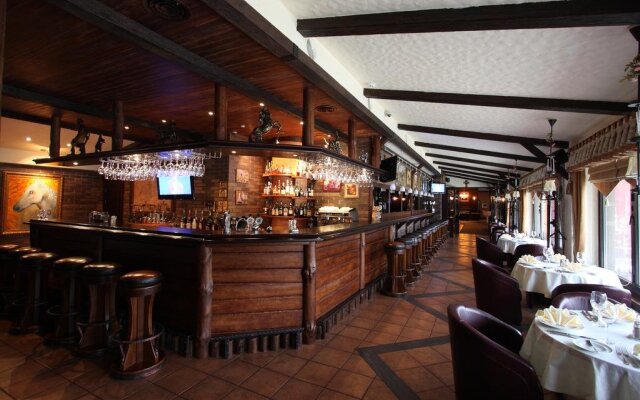 Park-Hotel Butenko Stable