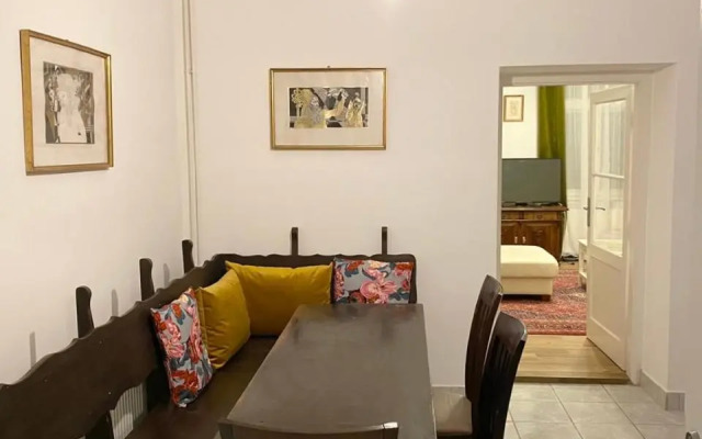 Platános Apartman Tata