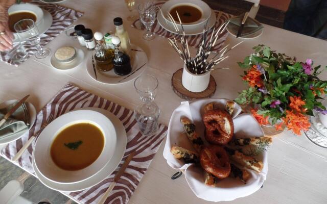 Zebras Crossing Lodge