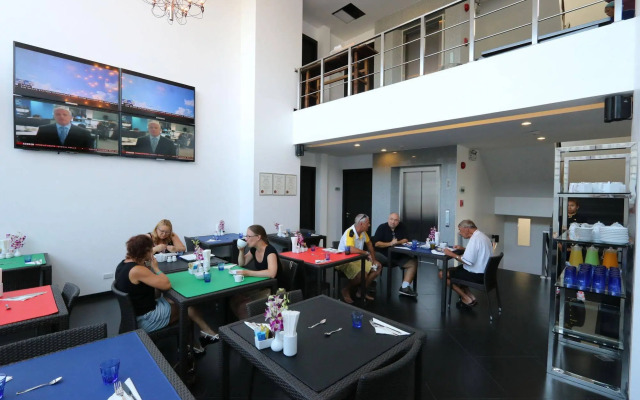BTR Suites Hotel